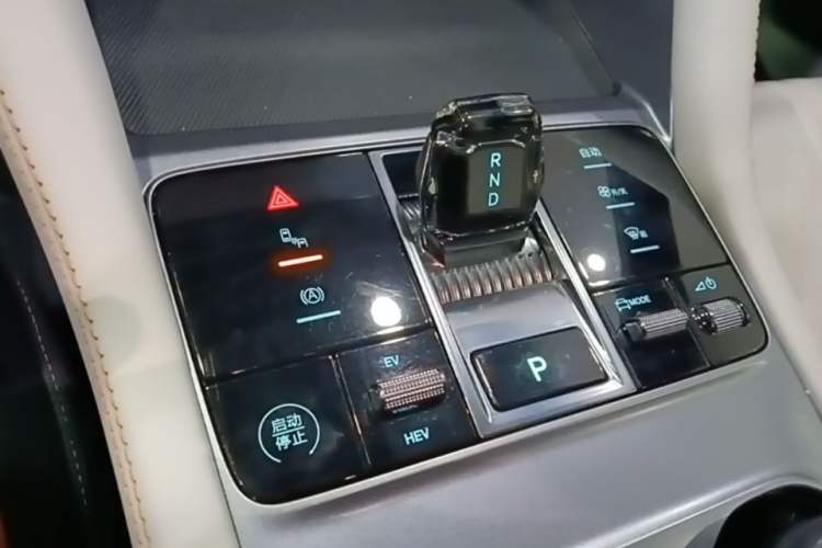 Used BYD Song PLUS New Energy 2024 HONOR Edition DM-i 150km Flagship PLUS Gear Lever