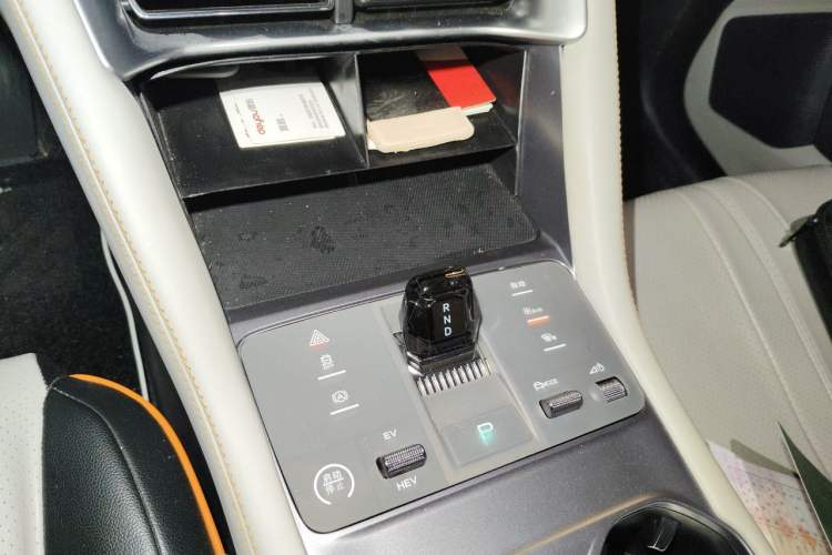 Used BYD Song PLUS New Energy 2024 HONOR Edition DM-i 110km Flagship Model Gear Lever
