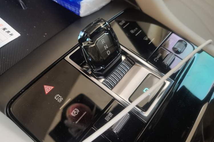 Used BYD Song PLUS New Energy 2024 Honor Edition EV 520km Luxury Model Gear Lever
