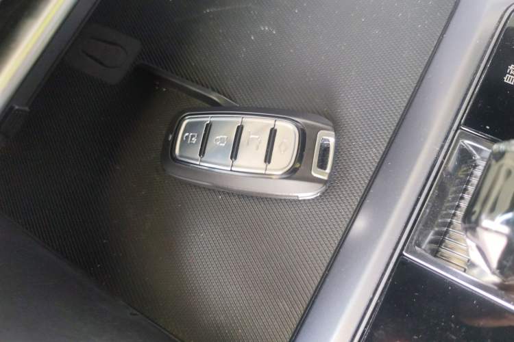 Used BYD Song PLUS New Energy 2024 HONOR Edition DM-i 110km Flagship Model Interior 1