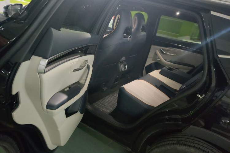 Used BYD Song PLUS New Energy 2024 HONOR Edition DM-i 71km Luxury Model Interior 1