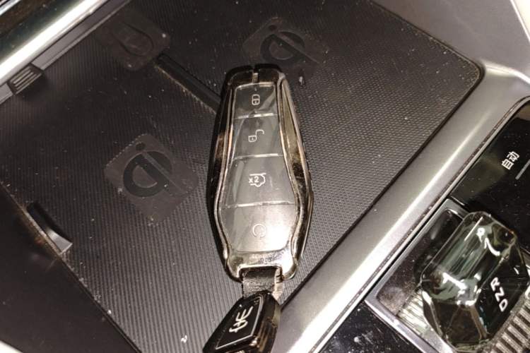 Used BYD Song PLUS New Energy 2024 HONOR Edition DM-i 150km Flagship PLUS Interior 1