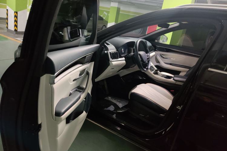 Used BYD Song PLUS New Energy 2024 HONOR Edition DM-i 71km Luxury Model Interior 2