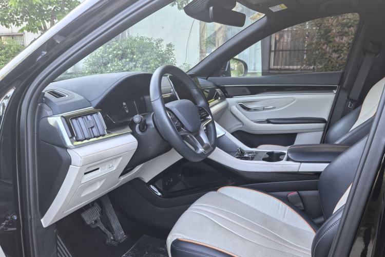 Used BYD Song PLUS New Energy 2024 HONOR Edition DM-i 150km Flagship PLUS Interior 3
