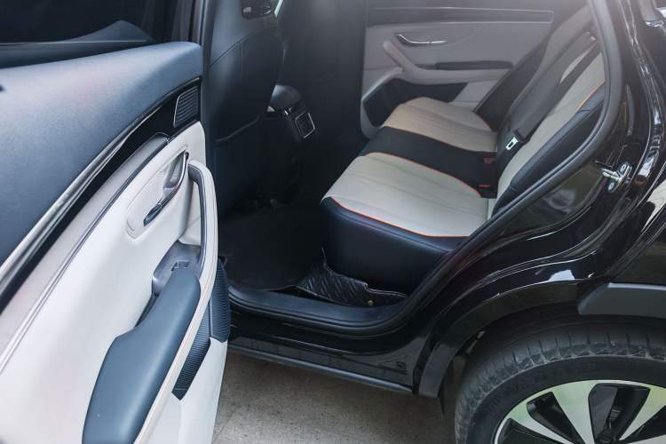 Used BYD Song PLUS New Energy 2024 HONOR Edition DM-i 110km Flagship Model Interior 4