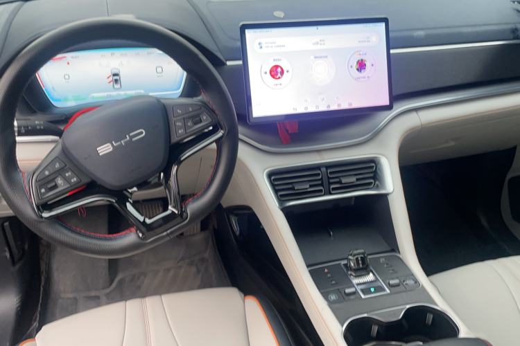 Used BYD Song PLUS New Energy 2024 HONOR Edition DM-i 110km Flagship Model Interior 6