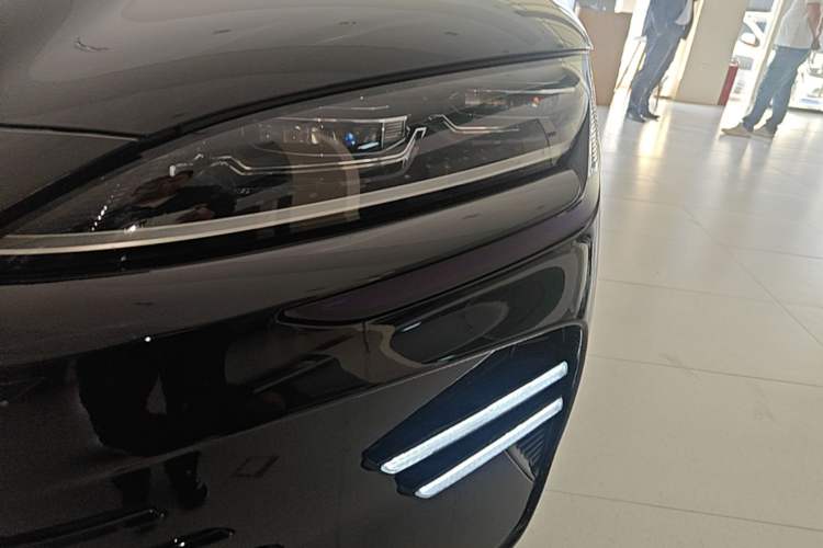 Used BYD Song PLUS New Energy 2024 HONOR Edition DM-i 110km Flagship Model Left Front Headlight