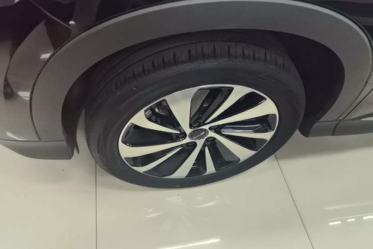 Used BYD Song PLUS New Energy 2024 Honor Edition EV 520km Luxury Model Left Front Wheel Hub