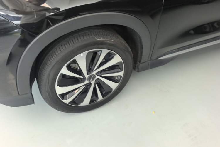 Used BYD Song PLUS New Energy 2024 HONOR Edition DM-i 110km Flagship Model Left Front Wheel Hub