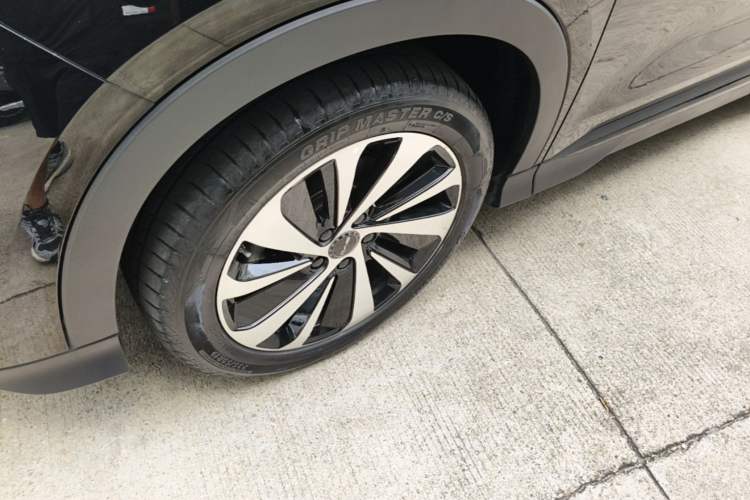 Used BYD Song PLUS New Energy 2024 HONOR Edition DM-i 71km Luxury Model Left Front Wheel Hub