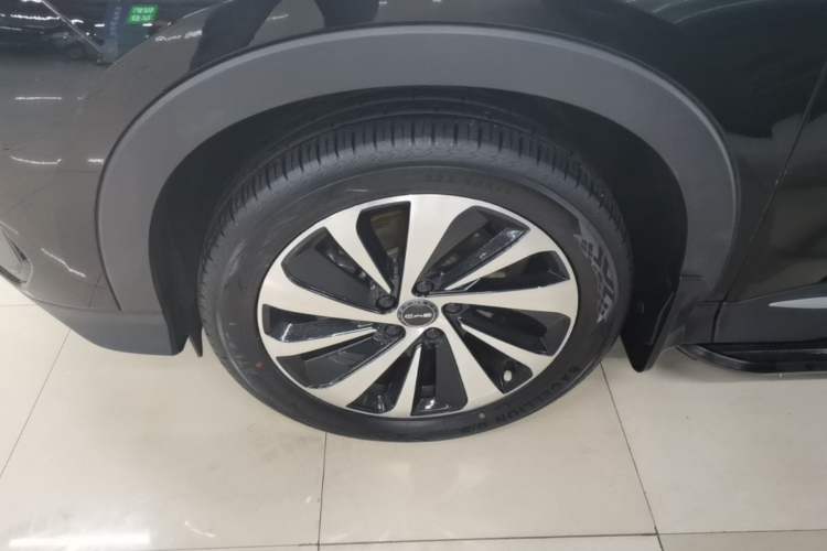 Used BYD Song PLUS New Energy 2024 HONOR Edition DM-i 150km Flagship PLUS Left Front Wheel Hub