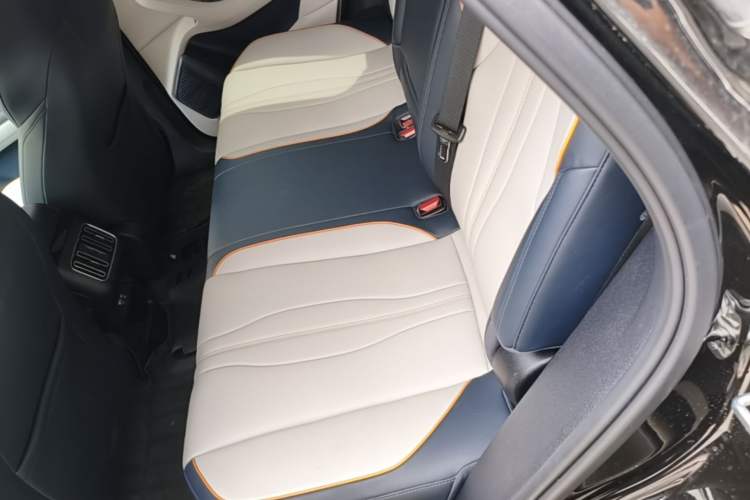 Used BYD Song PLUS New Energy 2024 HONOR Edition DM-i 110km Flagship Model Left Rear Seat