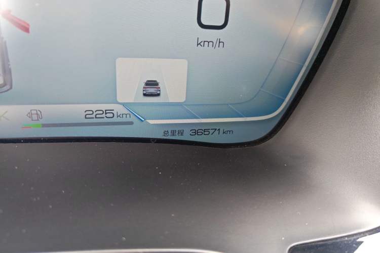 Used BYD Song PLUS New Energy 2024 HONOR Edition DM-i 110km Flagship PLUS Odometer Close Up
