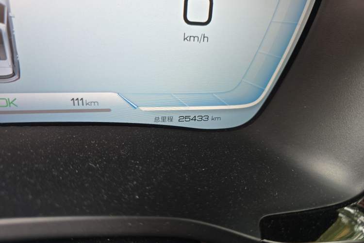 Used BYD Song PLUS New Energy 2024 Honor Edition EV 520km Luxury Model Odometer Close Up