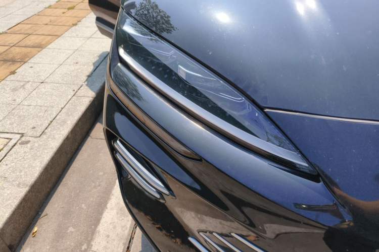 Used BYD Song PLUS New Energy 2024 HONOR Edition DM-i 110km Flagship Model Right Front Headlight