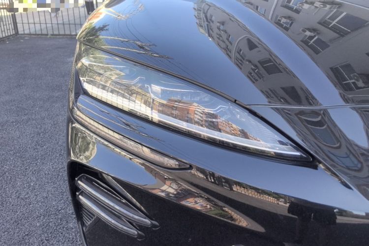 Used BYD Song PLUS New Energy 2024 HONOR Edition DM-i 110km Flagship Model Right Front Headlight