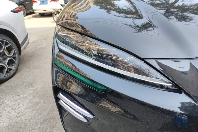 Used BYD Song PLUS New Energy 2024 HONOR Edition DM-i 110km Flagship PLUS Right Front Headlight