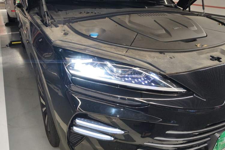 Used BYD Song PLUS New Energy 2024 HONOR Edition DM-i 110km Flagship Model Right Front Headlight