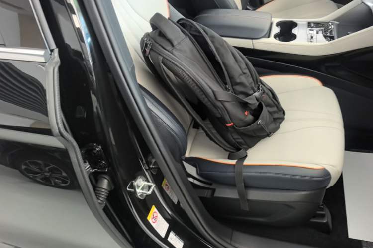 Used BYD Song PLUS New Energy 2024 HONOR Edition DM-i 110km Flagship Model Right Front Seat