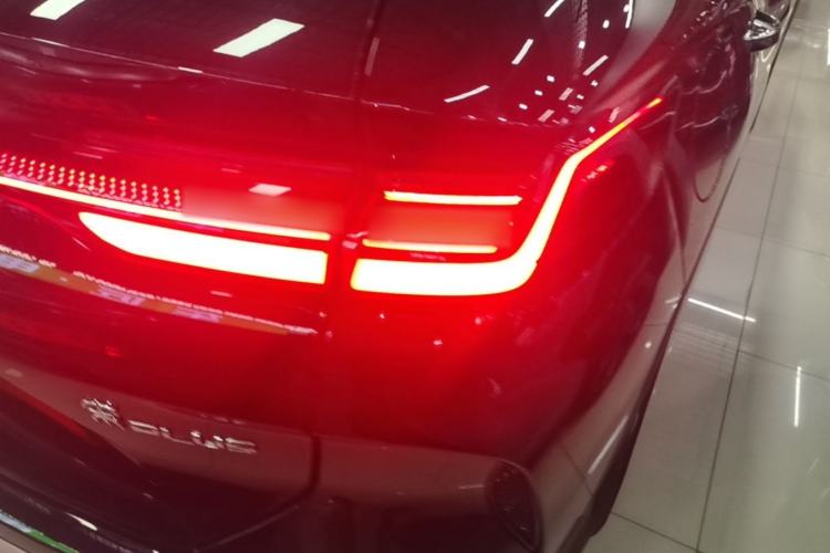 Used BYD Song PLUS New Energy 2024 Honor Edition EV 520km Luxury Model Right Rear Taillight
