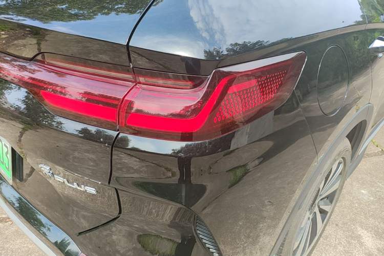 Used BYD Song PLUS New Energy 2024 HONOR Edition DM-i 110km Flagship Model Right Rear Taillight
