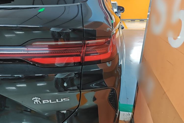 Used BYD Song PLUS New Energy 2024 HONOR Edition DM-i 110km Flagship PLUS Right Rear Taillight