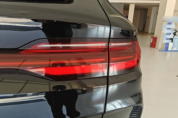 Used BYD Song PLUS New Energy 2024 HONOR Edition DM-i 110km Flagship Model Right Rear Taillight