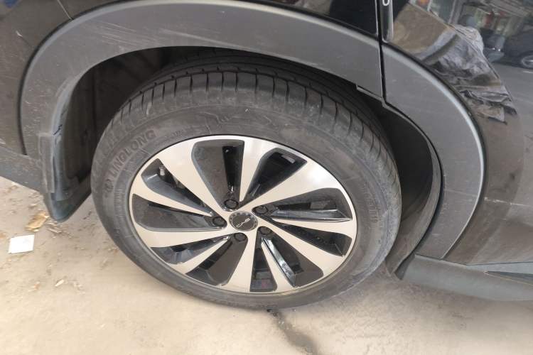 Used BYD Song PLUS New Energy 2024 HONOR Edition DM-i 110km Flagship Model Right Rear Wheel Hub