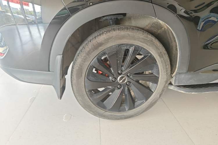 Used BYD Song PLUS New Energy 2024 HONOR Edition DM-i 110km Flagship Model Right Rear Wheel Hub