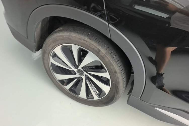 Used BYD Song PLUS New Energy 2024 HONOR Edition DM-i 110km Flagship Model Right Rear Wheel Hub