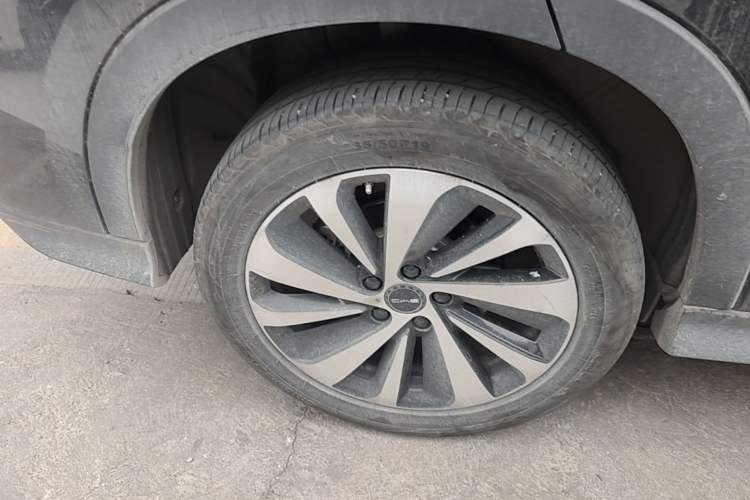 Used BYD Song PLUS New Energy 2024 Honor Edition EV 520km Premium Model Right Rear Wheel Hub