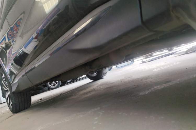 Used BYD Song PLUS New Energy 2024 HONOR Edition DM-i 110km Flagship Model Right Side Sill