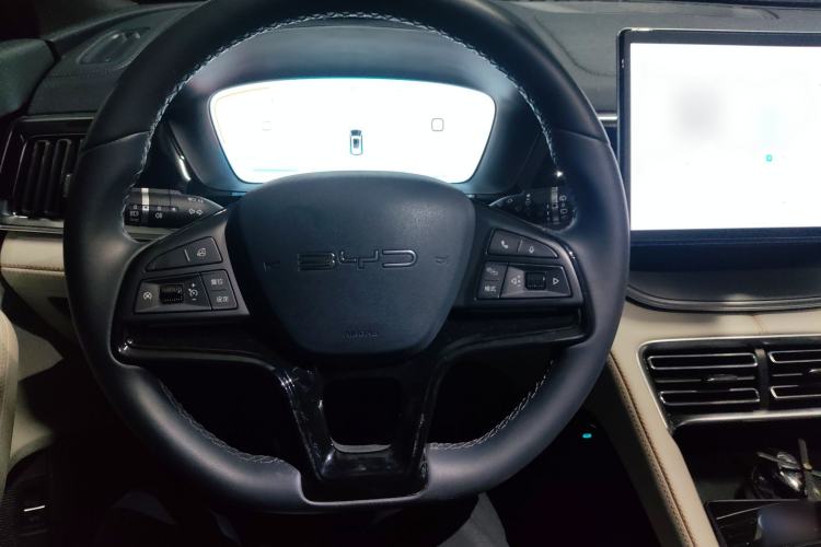 Used BYD Song PLUS New Energy 2024 HONOR Edition DM-i 71km Luxury Model Steering Wheel
