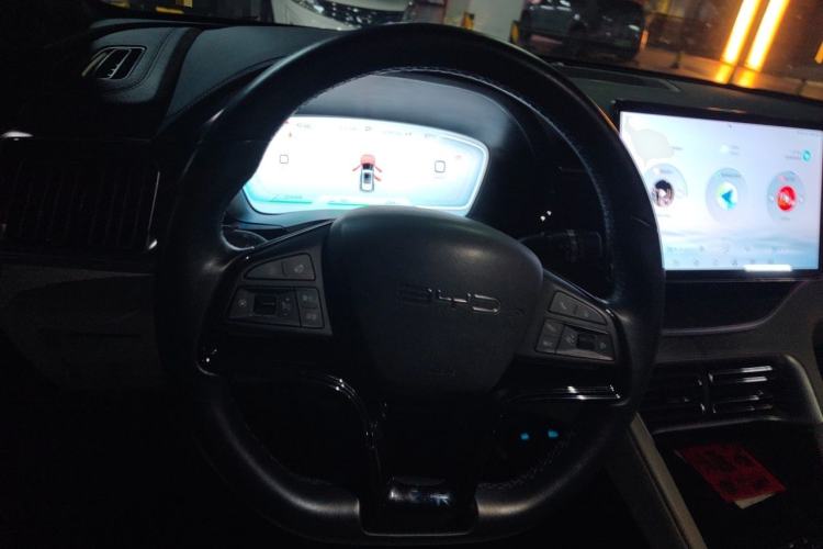 Used BYD Song PLUS New Energy 2024 Honor Edition EV 520km Premium Model Steering Wheel