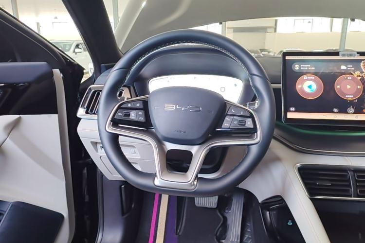 Used BYD Song PLUS New Energy 2024 HONOR Edition DM-i 110km Flagship PLUS Steering Wheel
