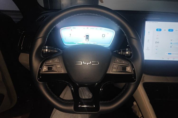 Used BYD Song PLUS New Energy 2024 HONOR Edition DM-i 110km Flagship Model Steering Wheel