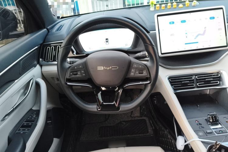 Used BYD Song PLUS New Energy 2024 Honor Edition EV 520km Premium Model Steering Wheel