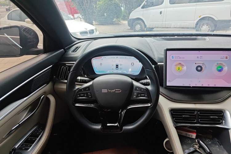 Used BYD Song PLUS New Energy 2024 Honor Edition EV 520km Premium Model Steering Wheel