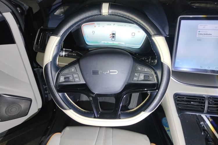 Used BYD Song PLUS New Energy 2024 Honor Edition EV 520km Luxury Model Steering Wheel