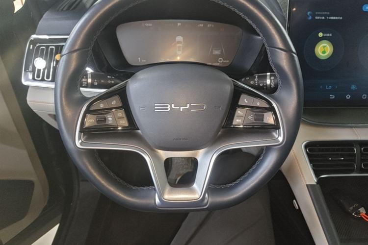Used BYD Song PLUS New Energy 2024 Honor Edition EV 605km Flagship PLUS Steering Wheel