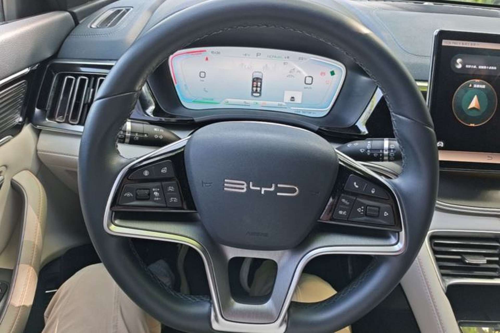 Used BYD Song PLUS New Energy 2024 HONOR Edition DM-i 150km Flagship PLUS Steering Wheel