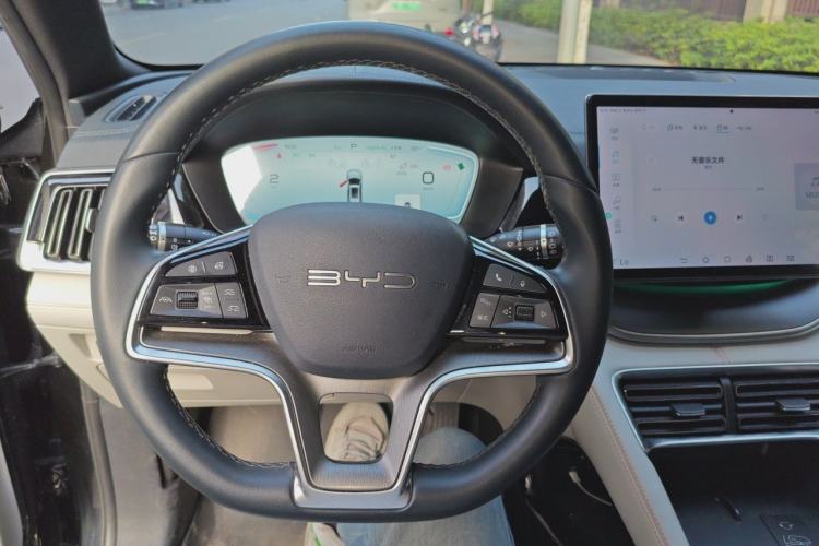 Used BYD Song PLUS New Energy 2024 HONOR Edition DM-i 110km Flagship PLUS Steering Wheel