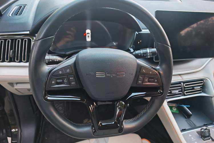 Used BYD Song PLUS New Energy 2024 HONOR Edition DM-i 110km Flagship Model Steering Wheel
