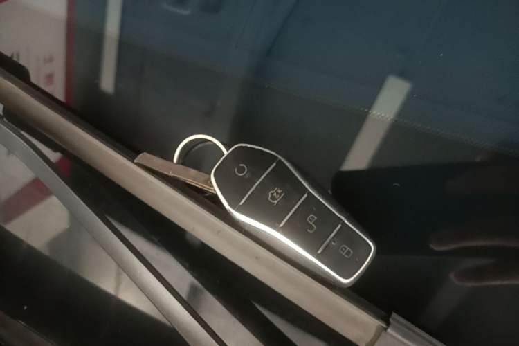 Used BYD Song PLUS New Energy 2024 Honor Edition EV 520km Luxury Model Vehicle Key