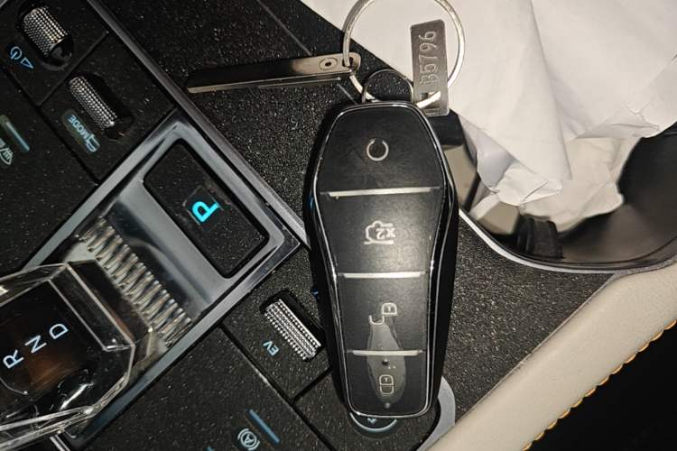 Used BYD Song PLUS New Energy 2024 HONOR Edition DM-i 110km Flagship Model Vehicle Key