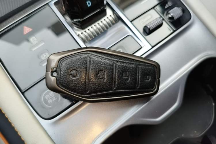 Used BYD Song PLUS New Energy 2024 HONOR Edition DM-i 110km Flagship Model Vehicle Key