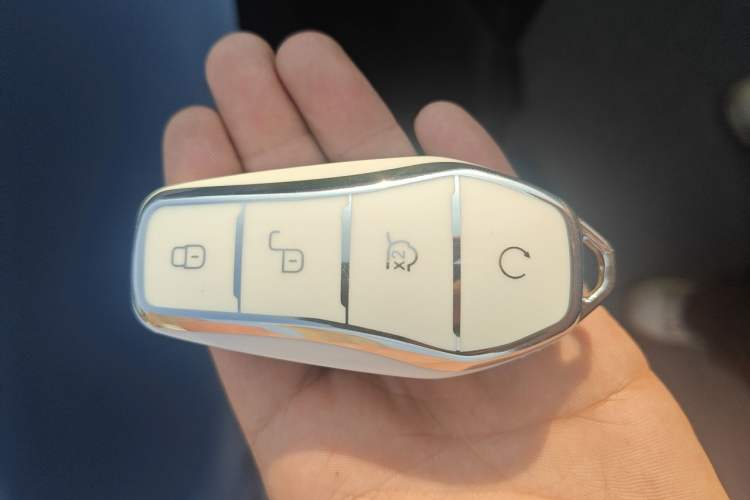 Used BYD Song PLUS New Energy 2024 HONOR Edition DM-i 110km Flagship Model Vehicle Key
