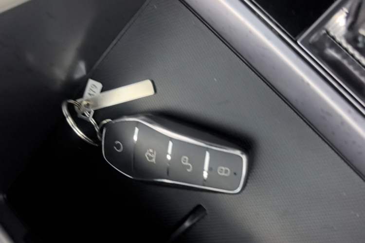 Used BYD Song PLUS New Energy 2024 HONOR Edition DM-i 110km Flagship Model Vehicle Key