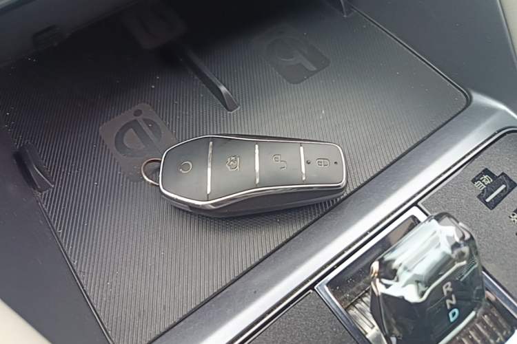 Used BYD Song PLUS New Energy 2024 HONOR Edition DM-i 150km Flagship PLUS Vehicle Key