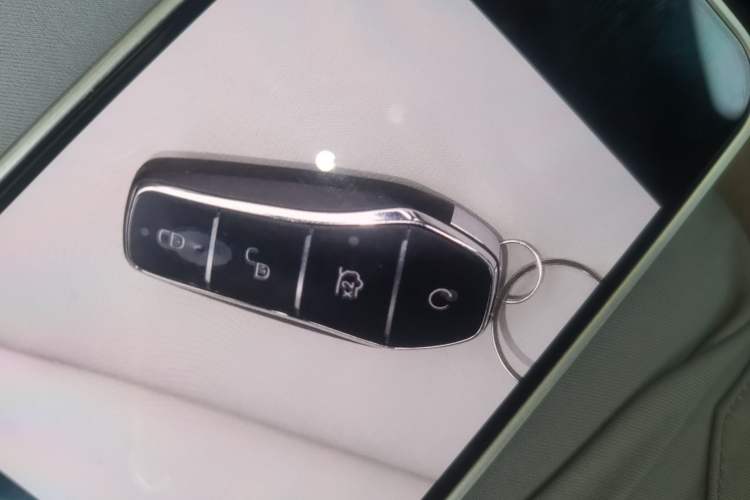 Used BYD Song PLUS New Energy 2024 Honor Edition EV 520km Luxury Model Vehicle Key